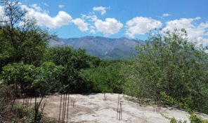 Terreno en Las Rabonas con mejoras y vista a las sierras