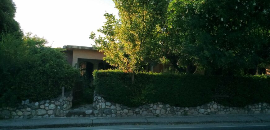 Casa con local comercial sobre Ruta 14 en Los Hornillos