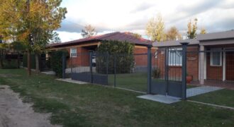 4 cabañas con chalet y pileta a 50 mt del río en Mina Clavero