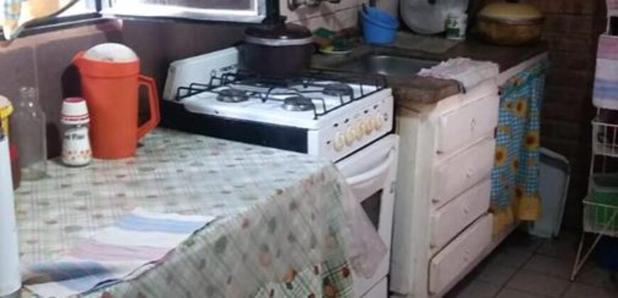 2 casas con pileta sobre ruta en Nono
