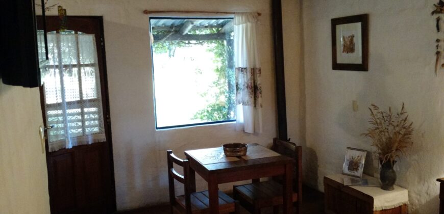 Complejo de 2 cabañas y pileta con lindas vistas