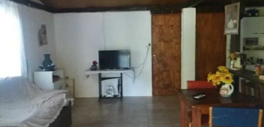 2 casas con pileta sobre ruta en Nono