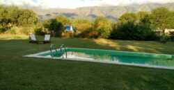 Complejo de 2 cabañas y pileta con lindas vistas