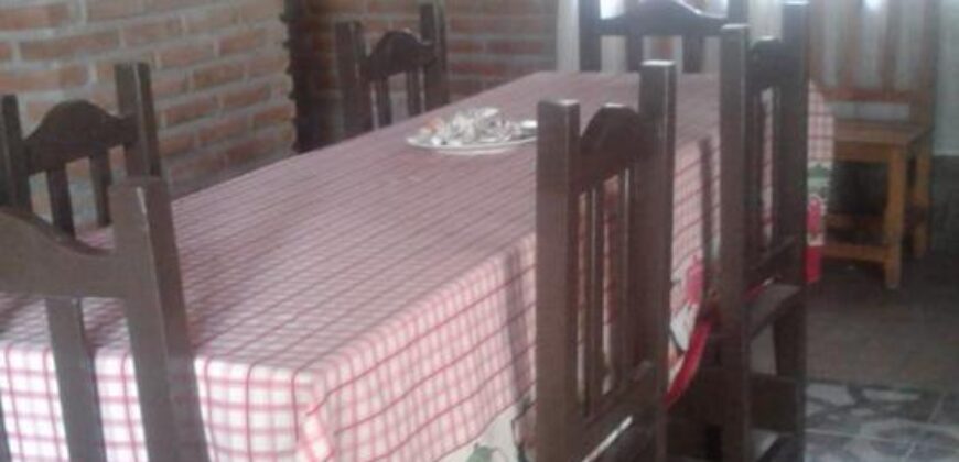 2 casas con pileta sobre ruta en Nono