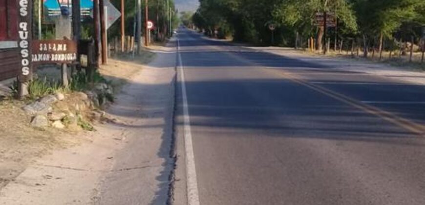 2 casas con pileta sobre ruta en Nono