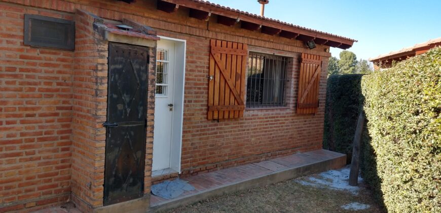 Chalet c/pileta a pocas cuadras del centro de Mina Clavero