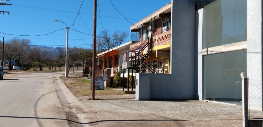 Local a estrenar al ingreso de Mina Clavero