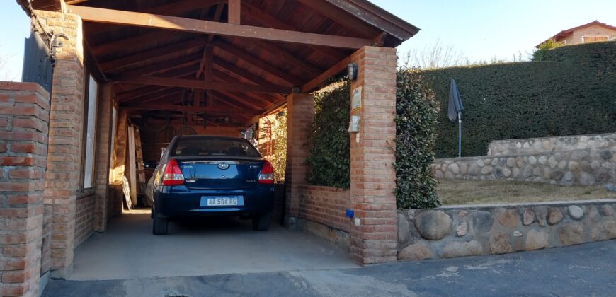 Chalet c/pileta a pocas cuadras del centro de Mina Clavero