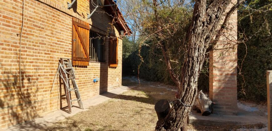 Chalet c/pileta a pocas cuadras del centro de Mina Clavero