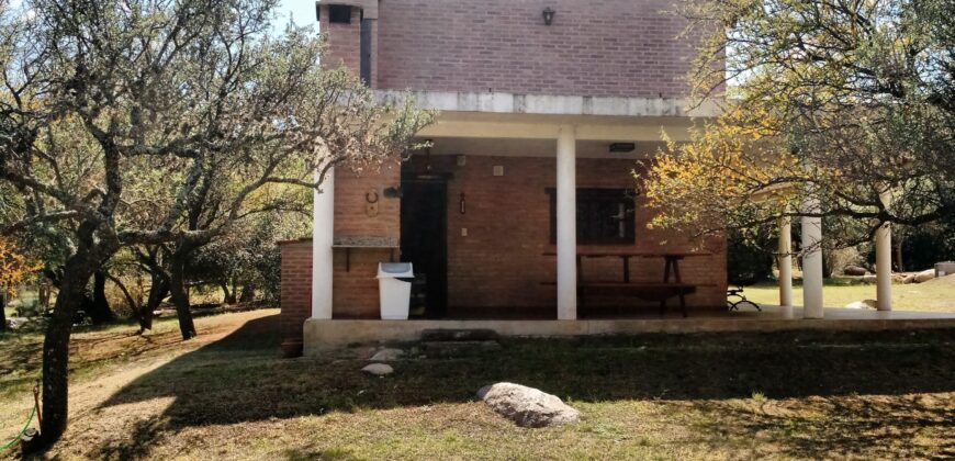(Alq temp) Chalet de 2 plantas con pileta en El Huaico, Las Calles