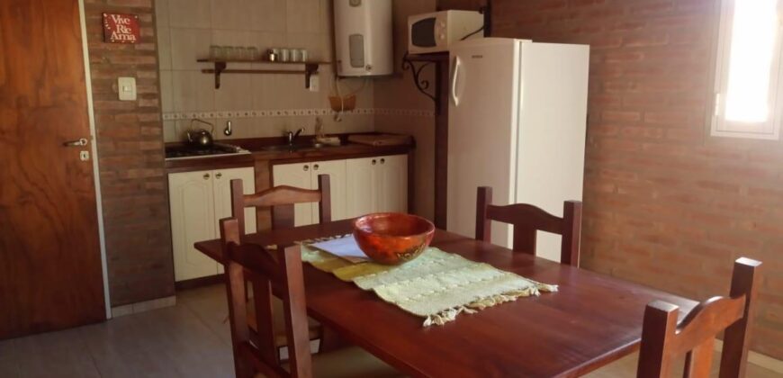 4 cabañas con chalet y pileta a 50 mt del río en Mina Clavero