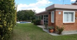 4 cabañas con chalet y pileta a 50 mt del río en Mina Clavero