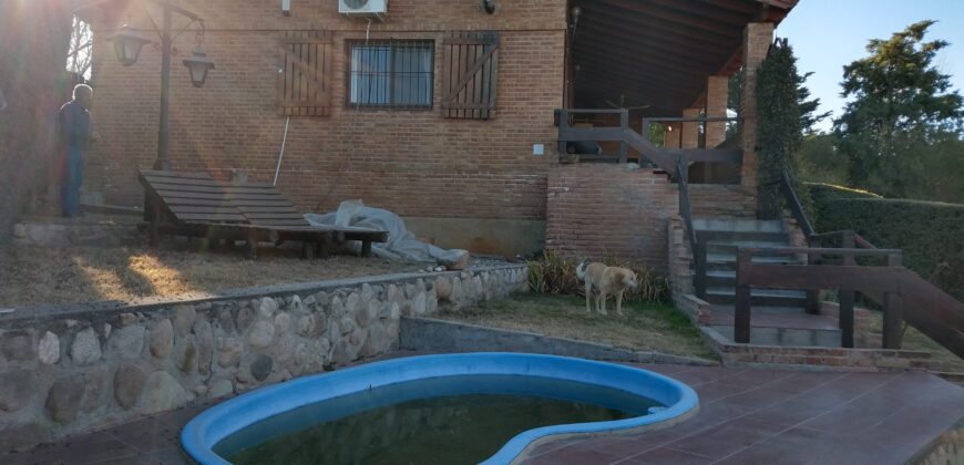 Chalet c/pileta a pocas cuadras del centro de Mina Clavero