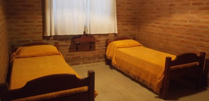 4 cabañas con chalet y pileta a 50 mt del río en Mina Clavero