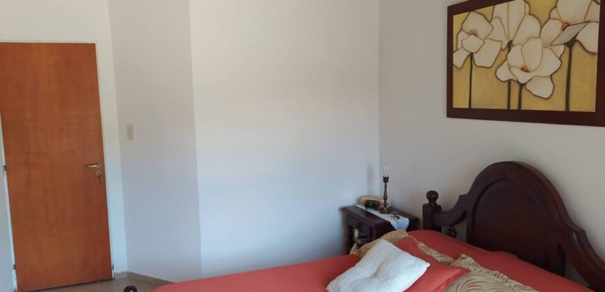 4 cabañas con chalet y pileta a 50 mt del río en Mina Clavero