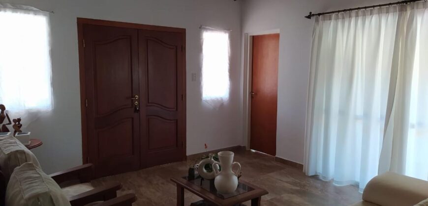 4 cabañas con chalet y pileta a 50 mt del río en Mina Clavero