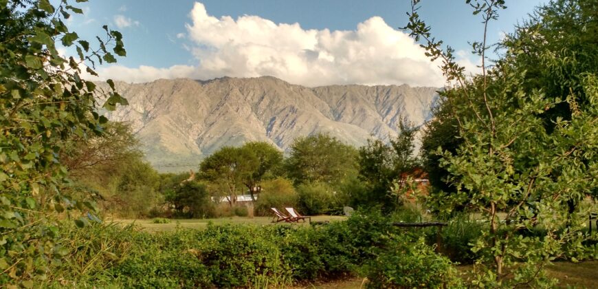 Complejo de 2 cabañas y pileta con lindas vistas