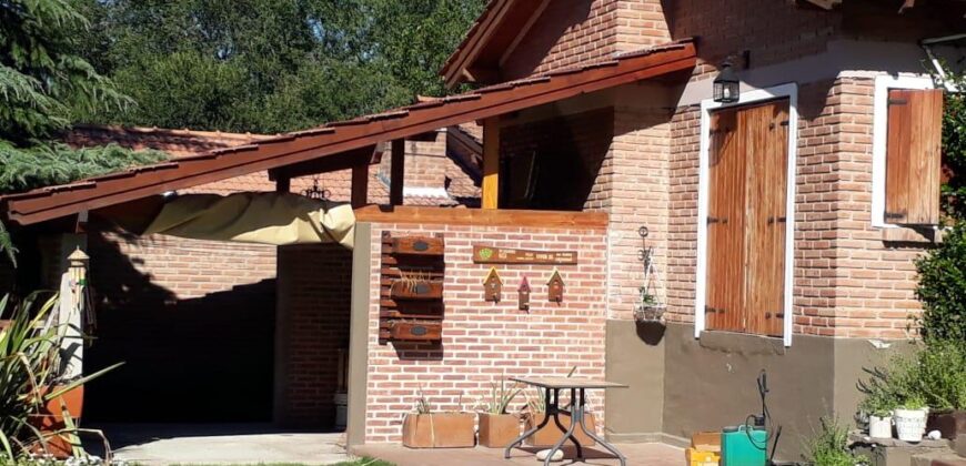 4 cabañas con chalet y pileta a 50 mt del río en Mina Clavero