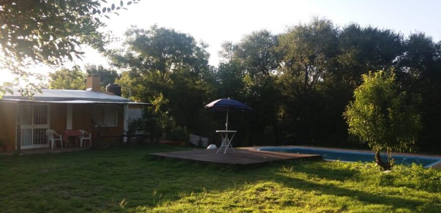 2 casas con pileta sobre ruta en Nono