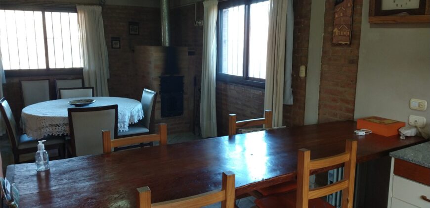 Chalet c/pileta a pocas cuadras del centro de Mina Clavero