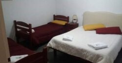 Hotel a metros del río Mina Clavero