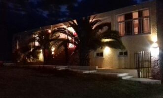 Hotel a metros del río Mina Clavero