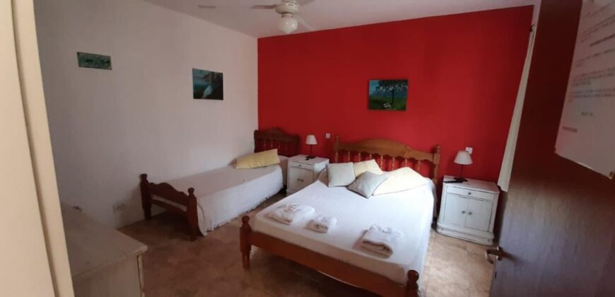 Hotel a metros del río Mina Clavero