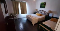 Hotel a metros del río Mina Clavero
