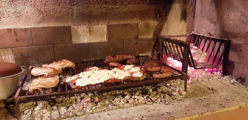 Hotel a metros del río Mina Clavero