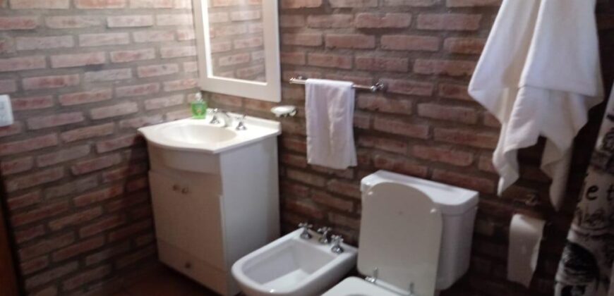 Casa de campo con pileta y lindas vistas en Panaholma