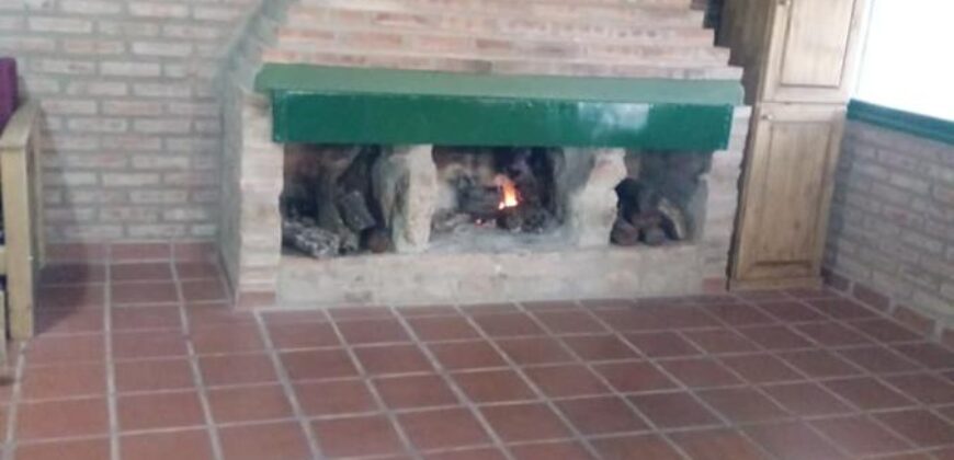 Casa de campo con pileta y lindas vistas en Panaholma