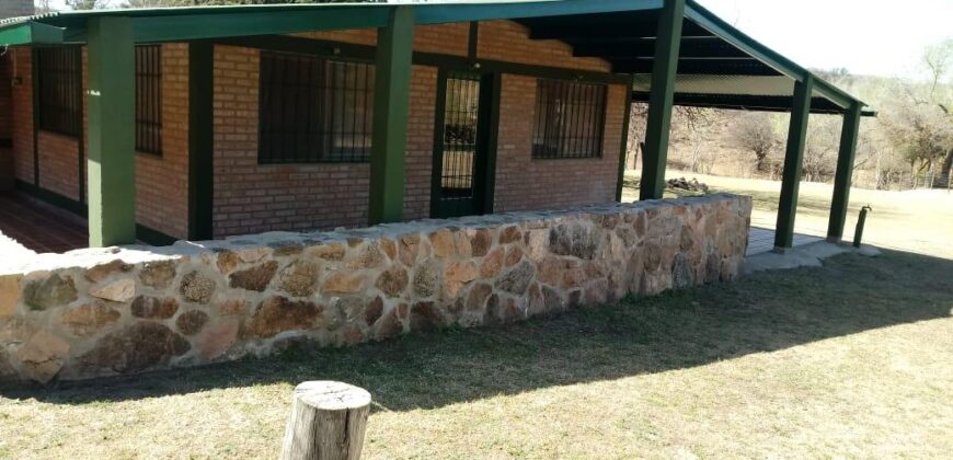 Casa de campo con pileta y lindas vistas en Panaholma