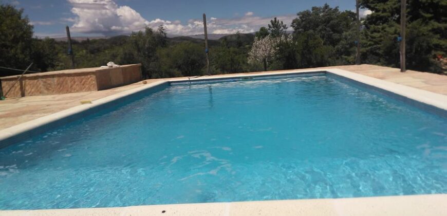 Casa de campo con pileta y lindas vistas en Panaholma