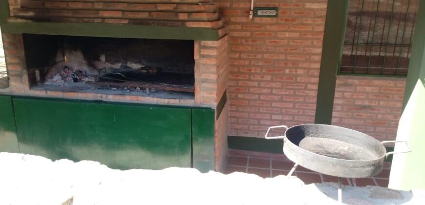 Casa de campo con pileta y lindas vistas en Panaholma