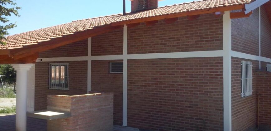Complejo de 4 cabañas a 30 mt del río en San Lorenzo