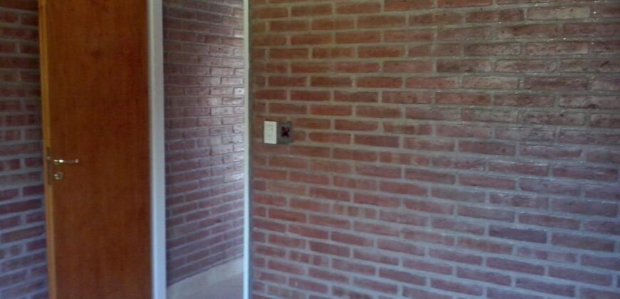 Complejo de 4 cabañas a 30 mt del río en San Lorenzo