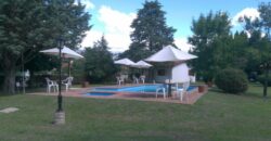 Complejo de 8 cabañas con casa y piscina en Nono