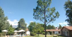 Complejo de 8 cabañas con casa y piscina en Nono