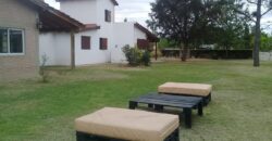 Complejo de 8 cabañas con casa y piscina en Nono