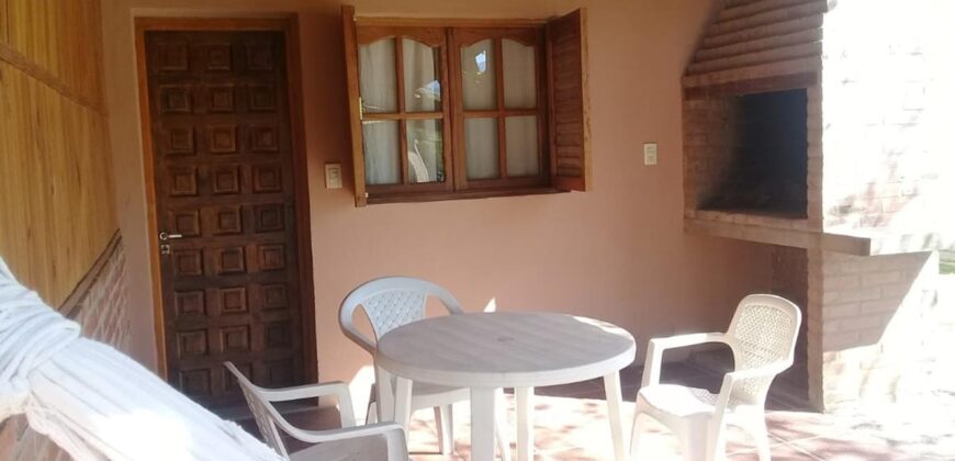 Complejo de 8 cabañas con casa y piscina en Nono