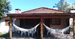 Complejo de 8 cabañas con casa y piscina en Nono