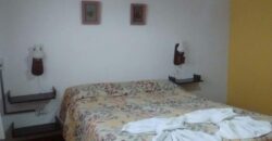 Complejo de 8 cabañas con casa y piscina en Nono
