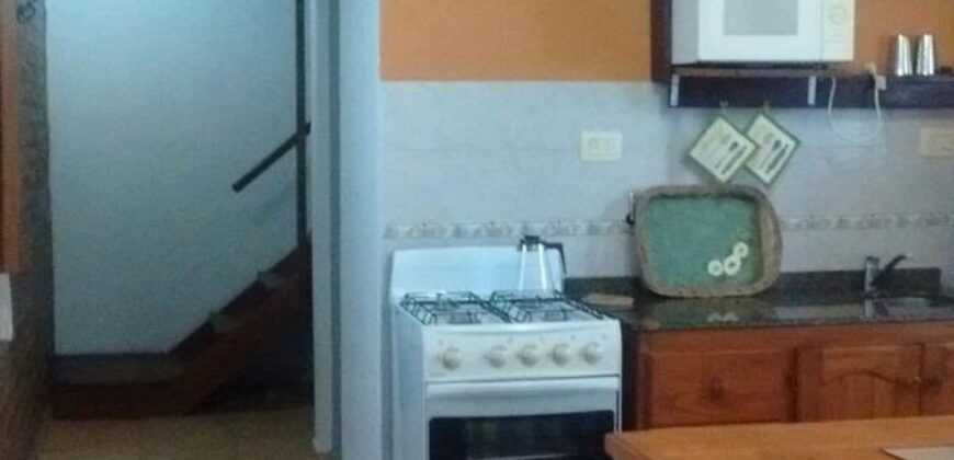 Complejo de 8 cabañas con casa y piscina en Nono