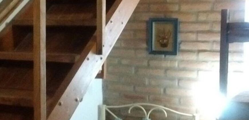 Complejo de 8 cabañas con casa y piscina en Nono