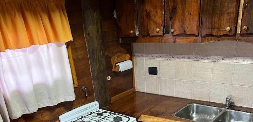 Espectacular complejo de cabañas con pileta climatizada en Nono