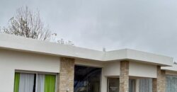 Espectacular complejo de cabañas con pileta climatizada en Nono