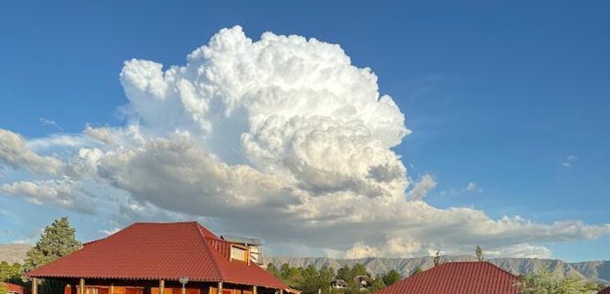 Espectacular complejo de cabañas con pileta climatizada en Nono