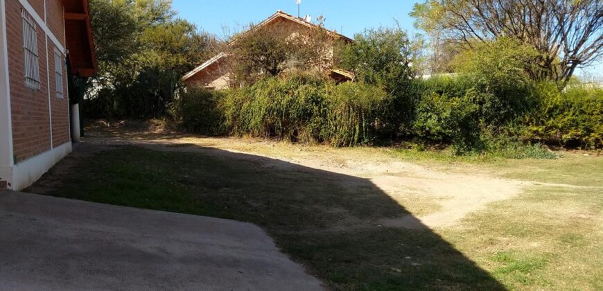 Complejo de 4 cabañas a 30 mt del río en San Lorenzo