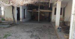 Lote céntrico comercial con casa a demoler en Cura Brochero