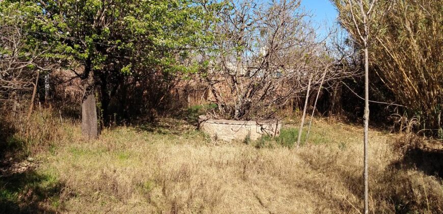 Lote céntrico comercial con casa a demoler en Cura Brochero